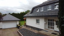 Eingang und Garage Traumhaus - Villa in Am�neburg kaufen - Mit zwei separaten Wohneinheiten -