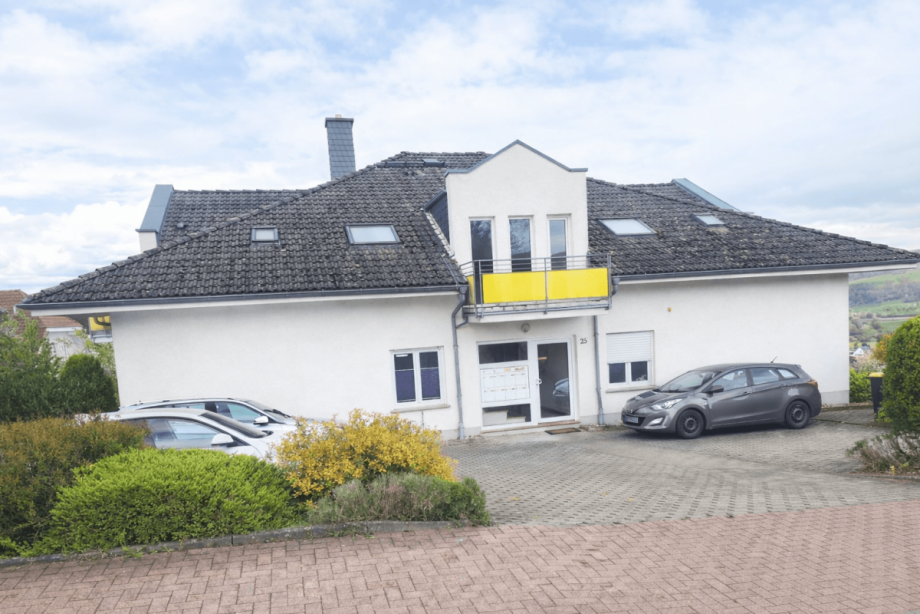 Hausansicht Dachgeschosswohnung Leun