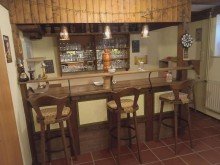 Bar Gro�z�giger Bungalow in Schwalmtal mit Garten, Pool, Sauna, Kellerbar und 2 Garagen zu vermieten