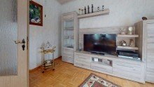 Wohnzimmer Wohnen im Gr�nen: Gro�z�giges Haus mit riesigem Garten, Terrasse & viel Raum