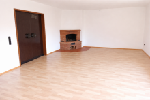 Wohnzimmer Gro�z�giger Bungalow in Schwalmtal mit Garten, Pool, Sauna, Kellerbar und 2 Garagen zu vermieten